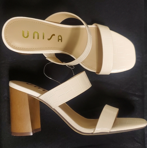 NWOT Unisa Yara Sandal - Picture 1 of 6